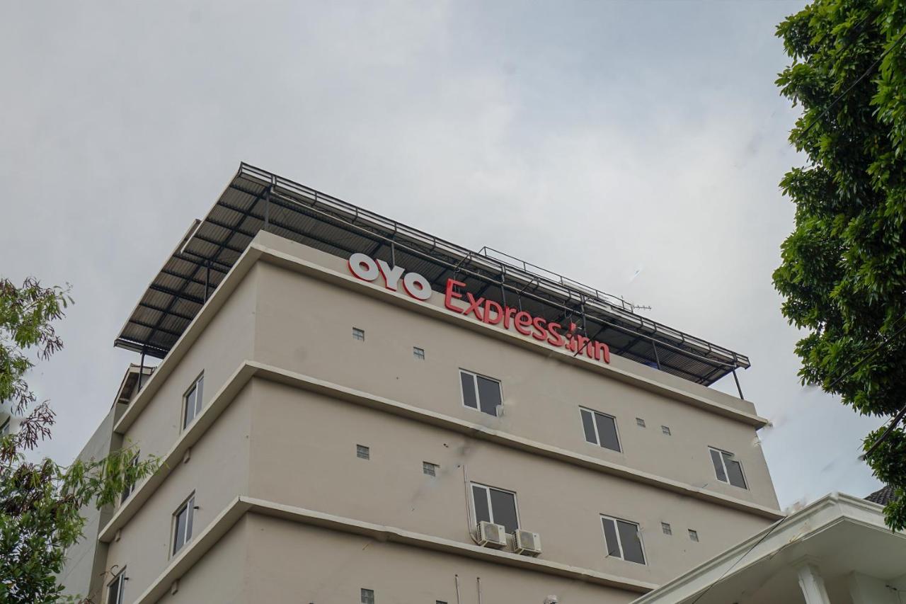 Oyo 616 Express Inn Palembang Luaran gambar