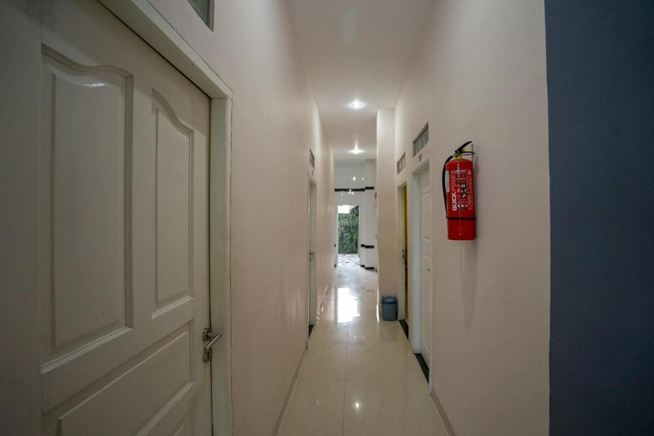 Oyo 616 Express Inn Palembang Luaran gambar