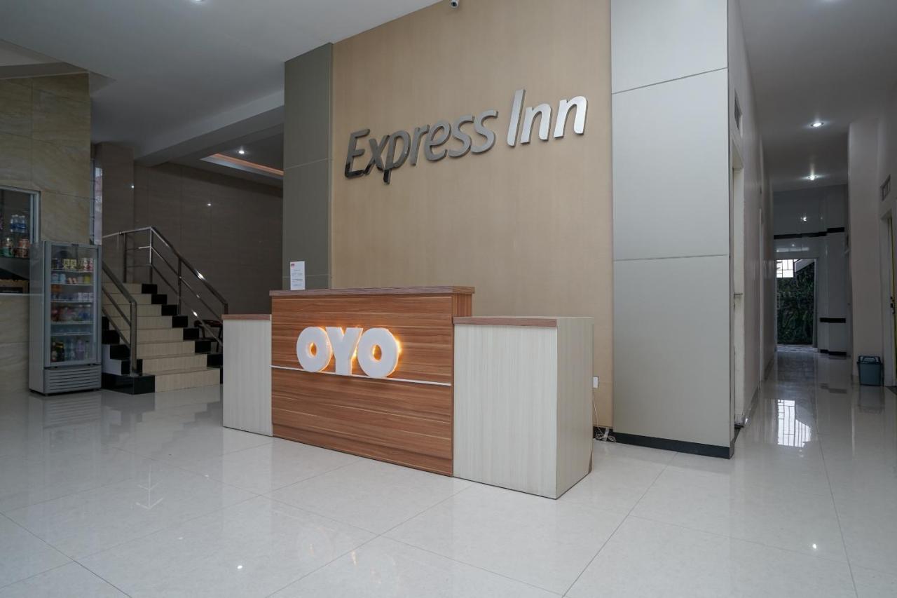Oyo 616 Express Inn Palembang Luaran gambar