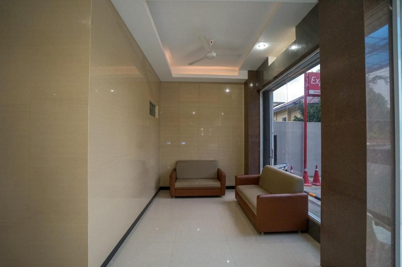 Oyo 616 Express Inn Palembang Luaran gambar